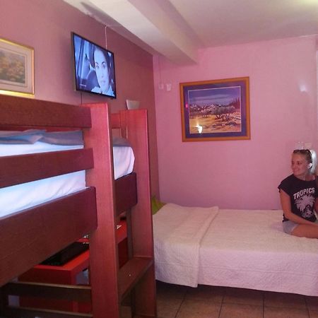 Hotel Des Voyageurs Montpellier Bagian luar foto